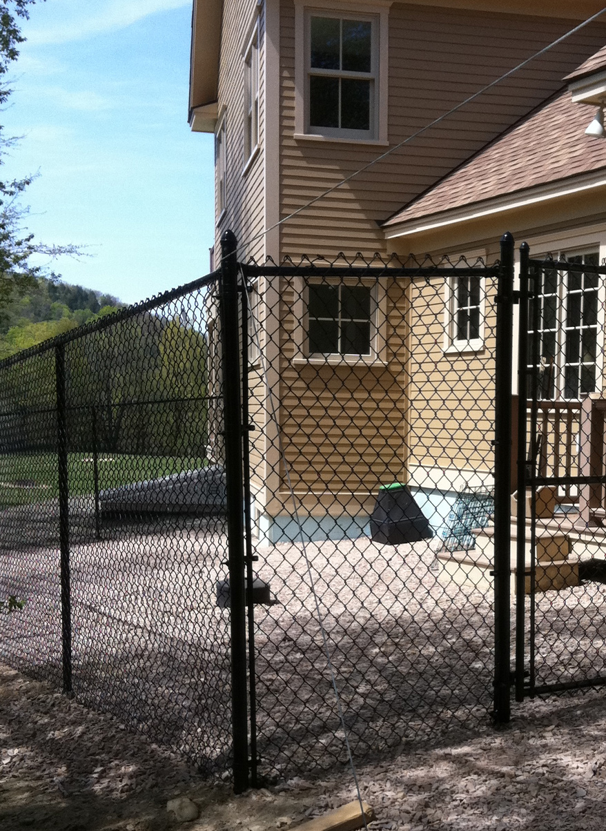 Chain link fence construction in Fairfax Virginia